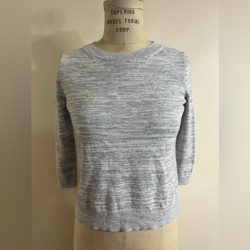 GAP Eyelet Lace Back Gray Three Quarter Sleeve Heathered Sweater Size XS
